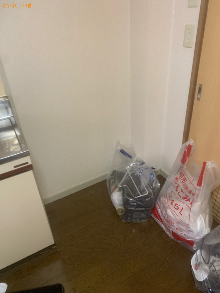 マットレス付きシングルベッド、洗濯機、食器棚、PCデスク等の回収